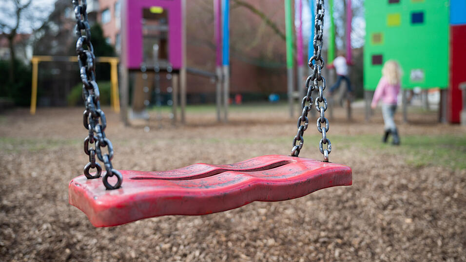Die Kindergrundsicherung soll Anfang 2025 kommen. Doch von Anfang an gab es viel Kritik, die auch jetzt nicht verstummt.