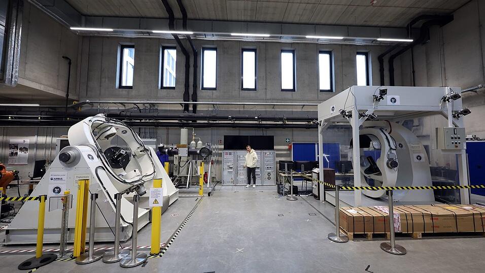 Kleine Satelliten sind in Entwicklung und Platzierung in der Umlaufbahn deutlich günstiger als ihre großen Geschwister. Kleine Satelliten sind in Entwicklung und Platzierung in der Umlaufbahn deutlich günstiger als ihre großen Geschwister.