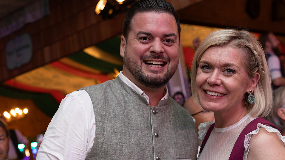 Die Partybilder vom Dienstag, 11. August, aus dem Festzelt Weckmann. Die Partybilder vom Dienstag, 11. August, aus dem Festzelt Weckmann.