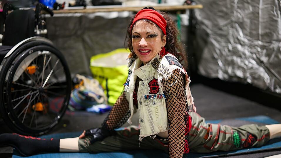 Sie ist vom Bauchnabel abw&auml;rts gel&auml;hmt, dann wagte sie einen Handstand, der alles ver&auml;nderte.