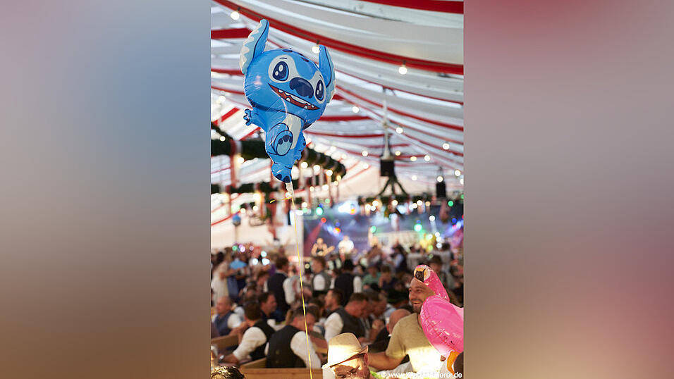Die Partybilder vom Freitag, 14. August, aus dem Festzelt Lechner. Die Partybilder vom Freitag, 14. August, aus dem Festzelt Lechner.