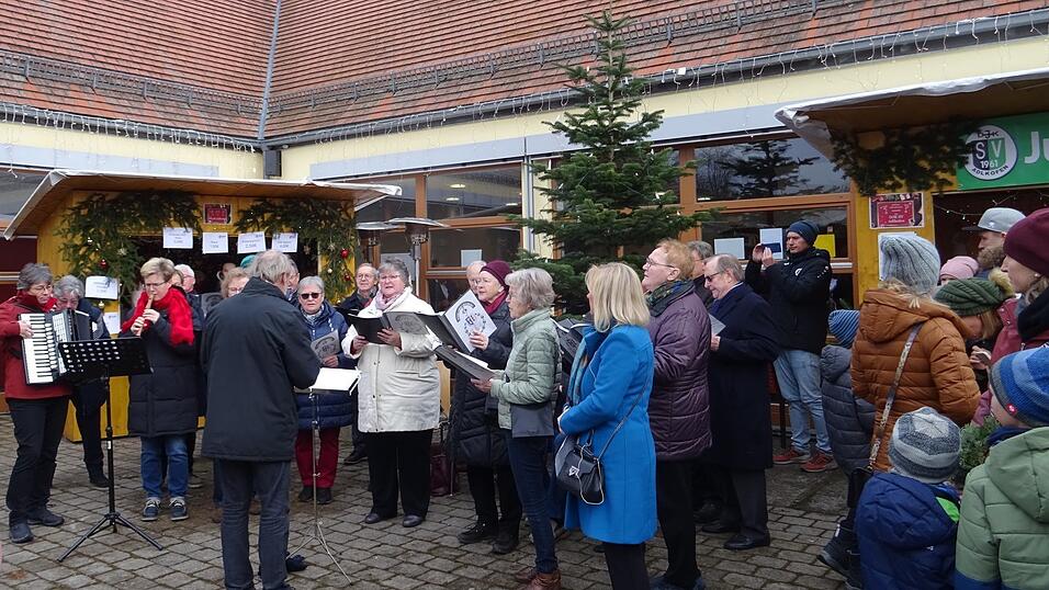 Viel geboten war auf dem Adlkofener Adventsmarkt.
