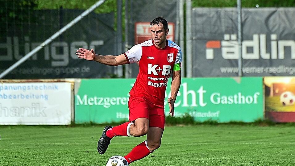 Kapitän Tobias Ederer soll beim TB 03 Roding im Heimspiel gegen den FC Dingolfing den Ton angeben.
