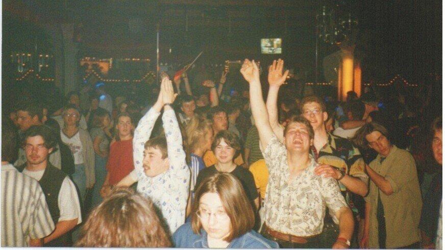 „Hoch die Hände - Wochenende!“ - Das „Aladin“ war immer voll. 