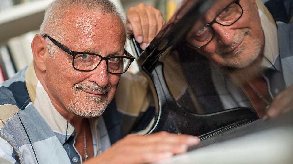 Klavierspielen kann Konstantin Wecker wegen Nervenschäden an der Hand laut eigenem Bekunden nicht mehr. (Archivbild) Klavierspielen kann Konstantin Wecker wegen Nervenschäden an der Hand laut eigenem Bekunden nicht mehr. (Archivbild)