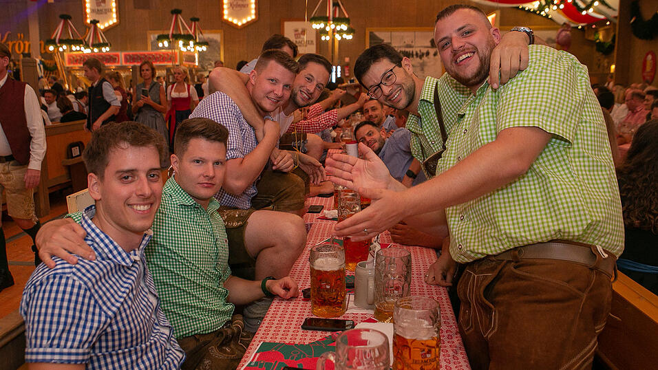 Die Partybilder vom Freitag, 12. August 2022, aus dem Festzelt Krönner.