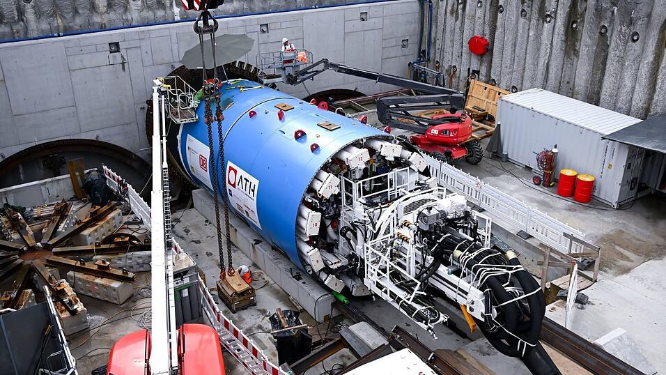 «Donna Maria»: Die Tunnelbohrmaschine ist 178 Meter lang und 700 Tonnen schwer. (Archivbild) «Donna Maria»: Die Tunnelbohrmaschine ist 178 Meter lang und 700 Tonnen schwer. (Archivbild)