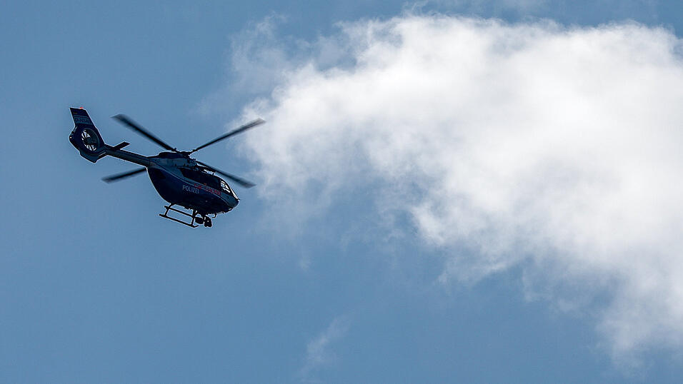 Ein Hubschrauber kreiste in der Nacht zum Dienstag &uuml;ber dem Stadtgebiet. (Symbolbild)