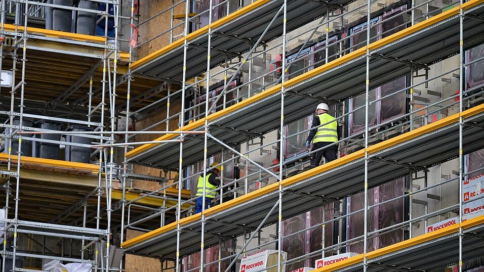 Staatliche Baumaßnahmen sollen beschleunigt werden. (Archivbild) Staatliche Baumaßnahmen sollen beschleunigt werden. (Archivbild)