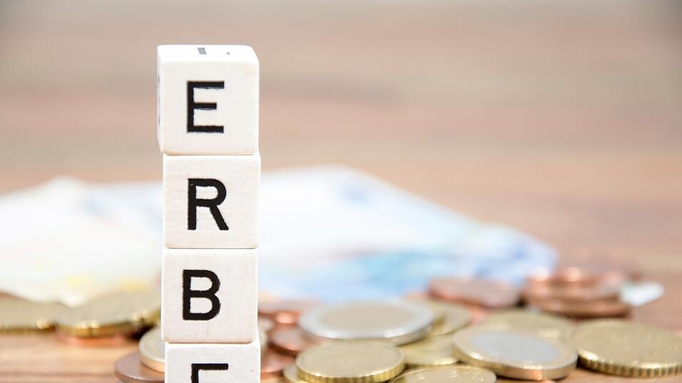 Wenn Unternehmensbesitz vererbt wird, greifen weitgehende Verschonungsregeln, wenn der Betrieb weitergeführt wird. Wenn Unternehmensbesitz vererbt wird, greifen weitgehende Verschonungsregeln, wenn der Betrieb weitergeführt wird.