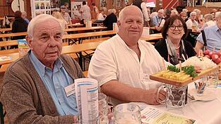 Von links: Johann Berger (Seniorenbeirat), Heinz Schaffner (Förderverein des Seniorenbeirats) und Brigitte Schlee (Seniorenbeirat). Von links: Johann Berger (Seniorenbeirat), Heinz Schaffner (Förderverein des Seniorenbeirats) und Brigitte Schlee (Seniorenbeirat).