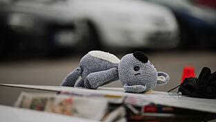 Nach dem Tod des Jungen erinnerte die ersch&uuml;tterte Gemeinde tagelang an den Fall.(Archivfoto)