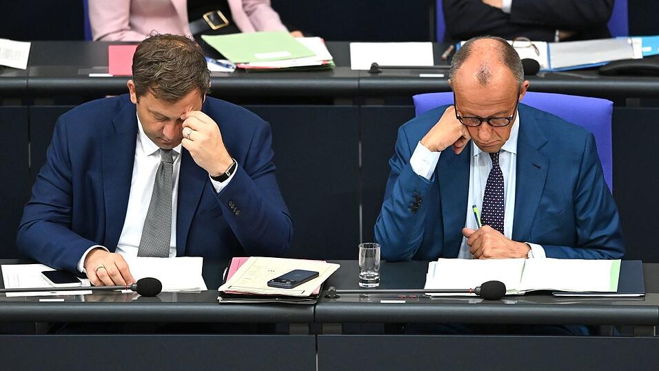 Kanzler und Vizekanzler stehen unter Druck. Kanzler und Vizekanzler stehen unter Druck.