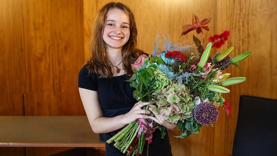 Ein Mitspracherecht bei der Gestaltung des Kostüms hat das neue Christkind Nora Falk, hier kurz nach ihrer Wahl im Juli, übrigens nicht. (Archivbild)