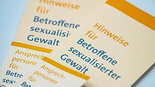 Eine in der Zentrale des Verbandes Christlicher Pfadfinder*innen (VCP) in Kassel vorgestellte Studie zweier Forschungsinstitute listet 344 Betroffene sexueller Gewalt zwischen 1973 und 2024 auf und 161 mutma&szlig;liche T&auml;ter. (Symbolbild)