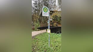 Jahrelang blieb der Fehler unbemerkt, aber jetzt sind die Stunden der Schmunzel-Haltestelle gezählt. Jahrelang blieb der Fehler unbemerkt, aber jetzt sind die Stunden der Schmunzel-Haltestelle gezählt.