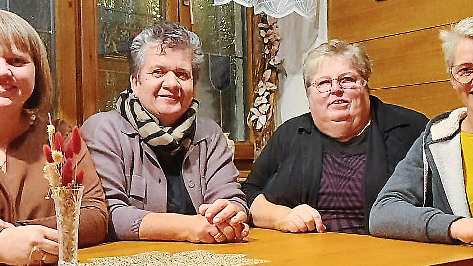 Die Landfrauencrew mit Monika Probst, Karin Helmbrecht, Rosmarie Franz und Sabine Leiderer steckt in den Vorbereitungsarbeiten für ihr nächstes Projekt.