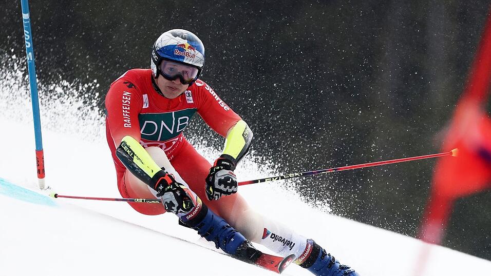 Der Schweizer Superstar Marco Odermatt patzt im finalen Riesenslalom der Saison.