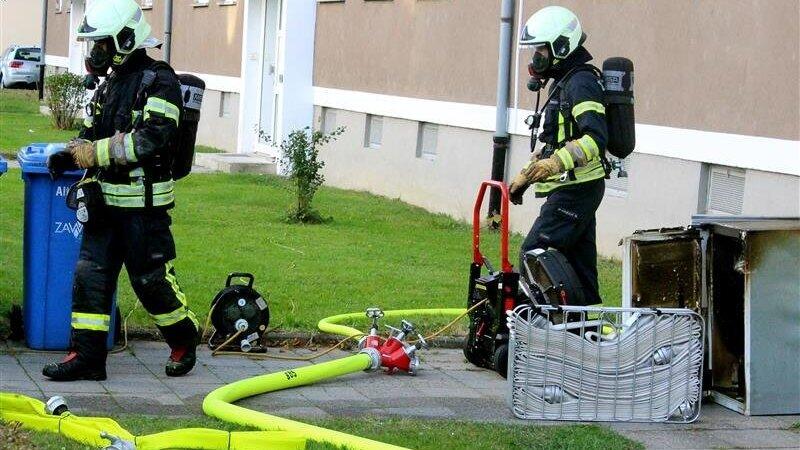 Alle Anwohner eines Gebäudes in der Eichendorffstraße konnten sich bei einem Kühlschrankbrand in der Erdgeschoss-Wohnung schnell in Sicherheit bringen. Alle Anwohner eines Gebäudes in der Eichendorffstraße konnten sich bei einem Kühlschrankbrand in der Erdgeschoss-Wohnung schnell in Sicherheit bringen.