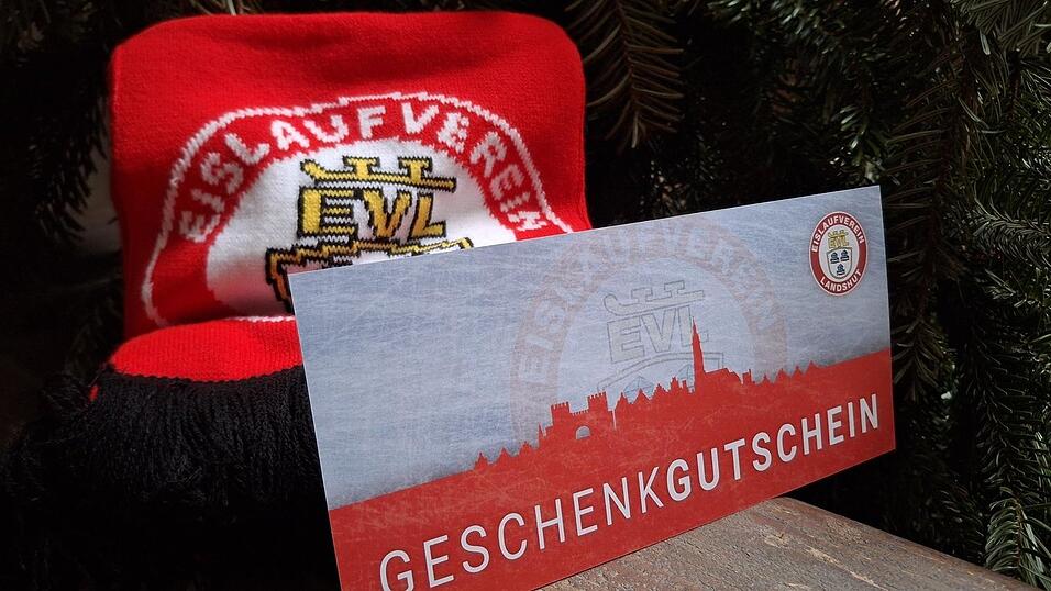 Zwei Stehplätze und ein Fanschal sind heute im Türchen. Zwei Stehplätze und ein Fanschal sind heute im Türchen.