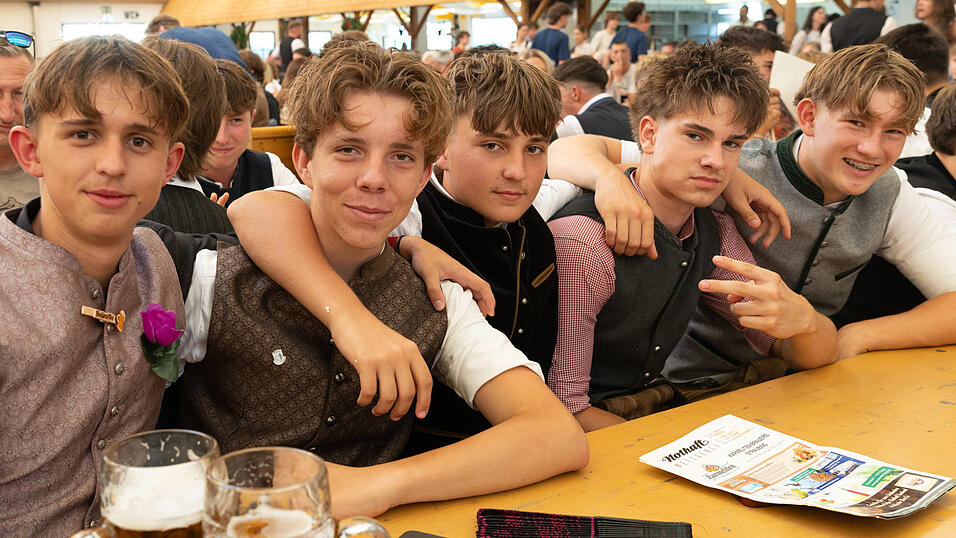 Die Partybilder vom Dienstag, 11. August, aus dem Festzelt Nothaft.
