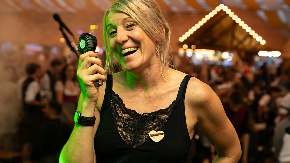 Die Partybilder vom Mittwoch, 13. August, aus dem Festzelt Nothaft. Die Partybilder vom Mittwoch, 13. August, aus dem Festzelt Nothaft.