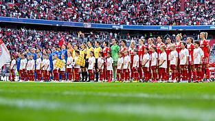 Große Kulisse: Mehr Fans hatte noch kein Vereinsspiel zweier Frauen-Teams in Deutschland.