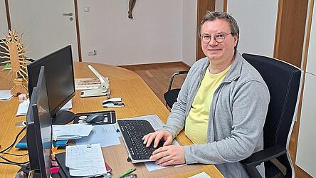 Am Sonntag wird Stadtpfarrer Alexander Dyadychenko seinen ersten Gottesdienst nach seiner OP feiern. Am Sonntag wird Stadtpfarrer Alexander Dyadychenko seinen ersten Gottesdienst nach seiner OP feiern.