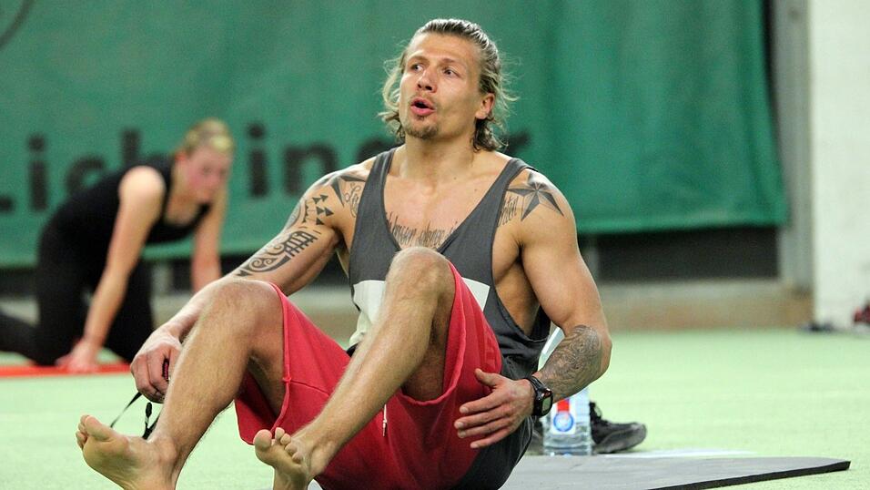 Wir haben Tigers-St&uuml;rmer Ren&eacute; R&ouml;thke beim 'Rock Your Body'-Bootcamp besucht. (Foto: Fabian Ro&szlig;mann)