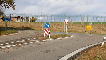 Die mutmaßlichen Täter sind laut Polizeiangaben über die Autobahn Richtung München geflüchtet.