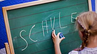 Schule soll Spa&szlig; machen. Soweit die Theorie. In der Praxis ist es allerdings oft mehr Pflicht als K&uuml;r.