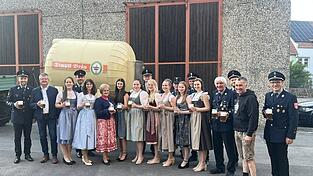 Zahlreiche Feuerwehrkameraden, Mitglieder des Festgefolges, der Patenvereine sowie Ehreng&auml;ste waren der Einladung gefolgt und verbrachten einen geselligen Abend.