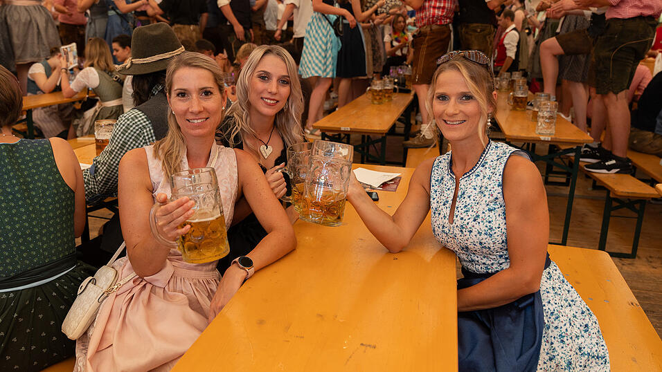 Die Partybilder vom Sonntag, 20. August 2023, aus dem Festzelt Nothaft. Die Partybilder vom Sonntag, 20. August 2023, aus dem Festzelt Nothaft.