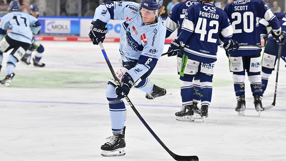 Einstimmung auf die neue Eishockey-Saison: Die Straubing Tigers beim Training.