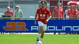 Die Chamer Defensive um Lukas Krämer wird im Heimderby gegen Fortuna Regensburg besonders gefordert sein. Die Chamer Defensive um Lukas Krämer wird im Heimderby gegen Fortuna Regensburg besonders gefordert sein.