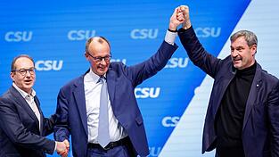 Bereits beim kleinen CSU-Parteitag in Nürnberg hatten sich die Spitzen der Union gegenseitig auf der Bühne gefeiert und die Tage bis zur Regierungsübernahme gezählt. (Archivbild)