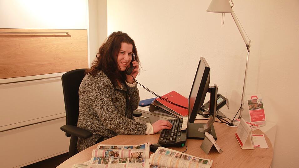 Elena Str&ouml;her stellt Kunden auf Wunsch eine komplette Reise zusammen.