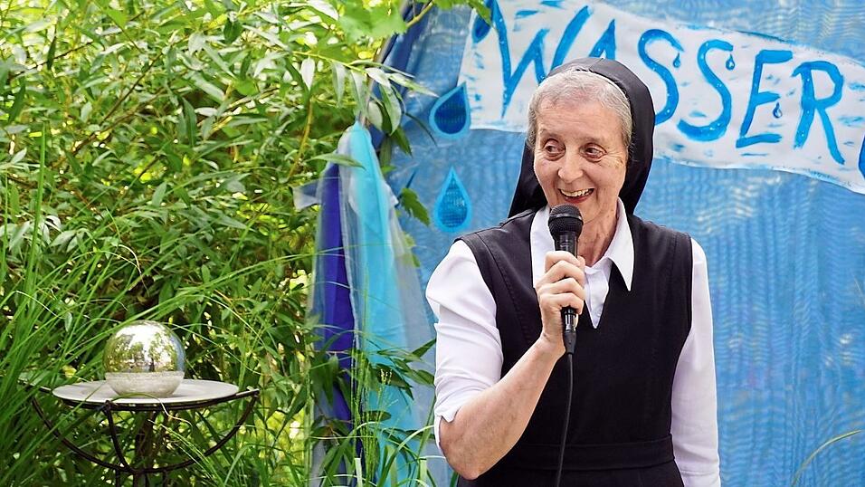 Schwester M. Rosina Ernst leitet seit 40 Jahren den Schierlinger Kindergarten St. Michael.