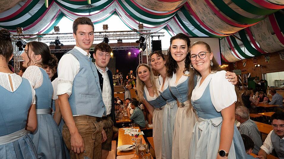 Die Partybilder vom Donnerstag, 13. August, aus dem Festzelt Weckmann. Die Partybilder vom Donnerstag, 13. August, aus dem Festzelt Weckmann.