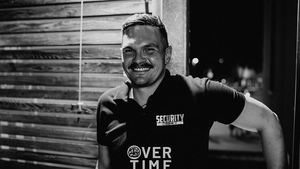 Auch am zweiten Volksfestfreitag schauten viele G&auml;ste im Overtime vorbei.