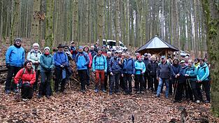 Mit rund 50 Teilnehmern präsentierten sich der Further Waldverein, unterstützt vom Zweigverein Schwandorf, beim Böhmischen Brunnen. Mit rund 50 Teilnehmern präsentierten sich der Further Waldverein, unterstützt vom Zweigverein Schwandorf, beim Böhmischen Brunnen.