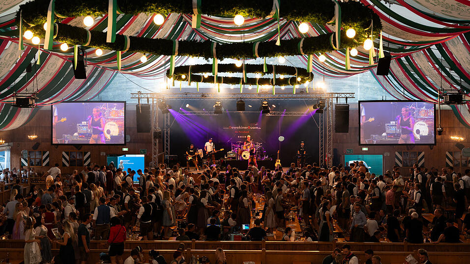 Die Partybilder vom Sonntag, 11. August 2024, aus dem Festzelt Weckmann. Die Partybilder vom Sonntag, 11. August 2024, aus dem Festzelt Weckmann.