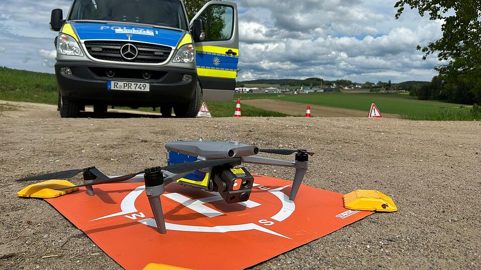 Auch eine Polizeidrohne der Verkehrspolizei Amberg war bei der Suchaktion im Einsatz.&nbsp;