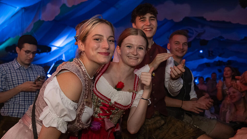 Die Partybilder vom Montag, 14. August 2023, aus dem Festzelt Reisinger. Die Partybilder vom Montag, 14. August 2023, aus dem Festzelt Reisinger.