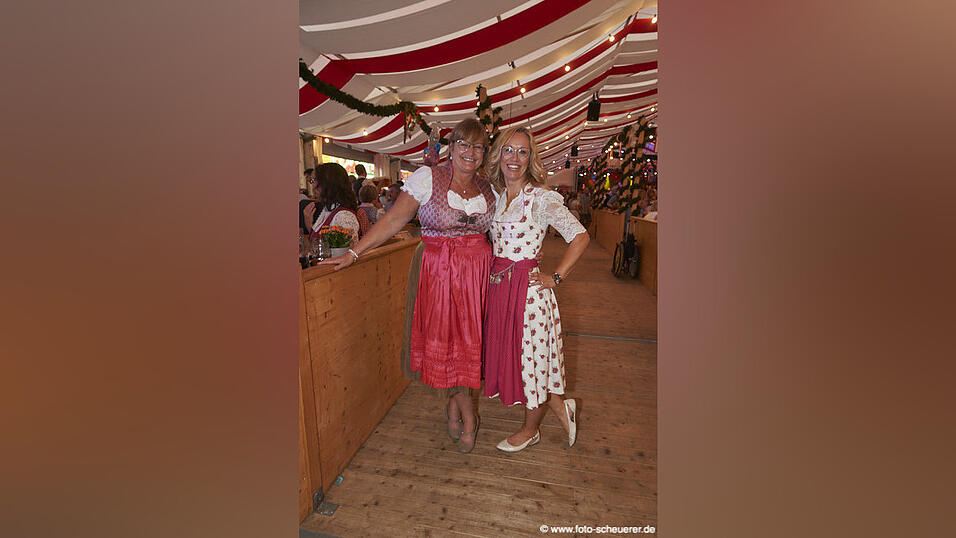 Die Partybilder vom Freitag, 12. August 2022, aus dem Festzelt Lechner.