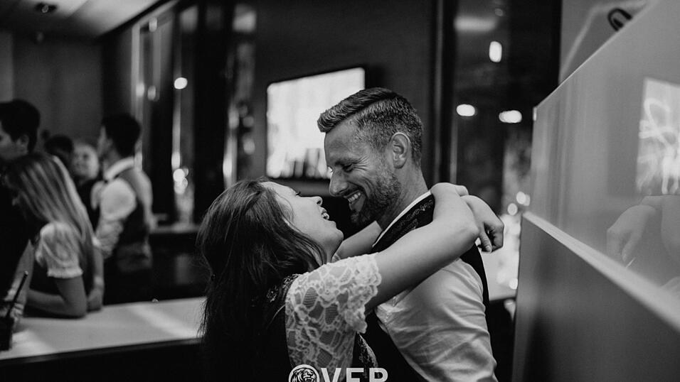 Auch am zweiten Volksfestfreitag schauten viele G&auml;ste im Overtime vorbei.