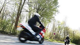 In Oberbayern bleibt vorl&auml;ufig eine Strecke f&uuml;r Biker teilweise gesperrt. (Symbolbild)