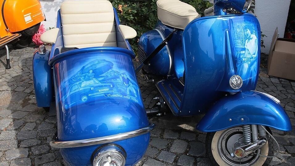 Die ganze Vespa-Geschichte auf 150 ccm plus Beiwagen. Die ganze Vespa-Geschichte auf 150 ccm plus Beiwagen.
