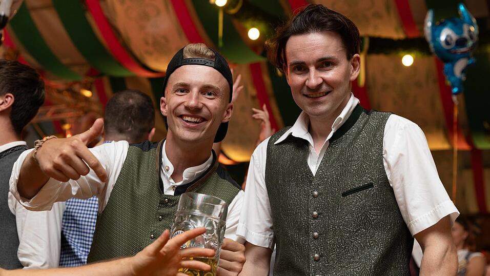 Die Partybilder vom Samstag, 8. August, aus dem Festzelt Weckmann. Die Partybilder vom Samstag, 8. August, aus dem Festzelt Weckmann.
