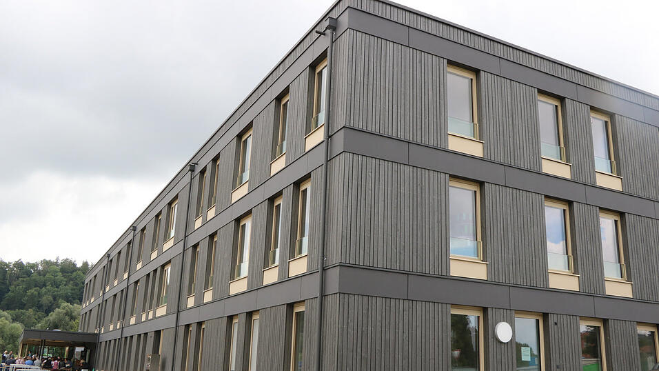 Die ganze BBV-Familie unter einem Dach: Ein Blick auf das neue Bürogebäude im Grünen Zentrum im Osten Landshuts. Die ganze BBV-Familie unter einem Dach: Ein Blick auf das neue Bürogebäude im Grünen Zentrum im Osten Landshuts.